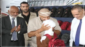 26 ألف حقيبة مدرسية لتعز والحديدة.. طارق صالح يُطلق مشروعًا إنسانيًا ضخمًا لدعم الطلاب ومستقبل التعليم في المحافظتين 1